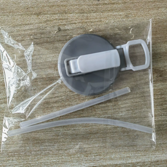 Faltbarer Strohhalm-Deckel aus Silikon, auslaufsicher