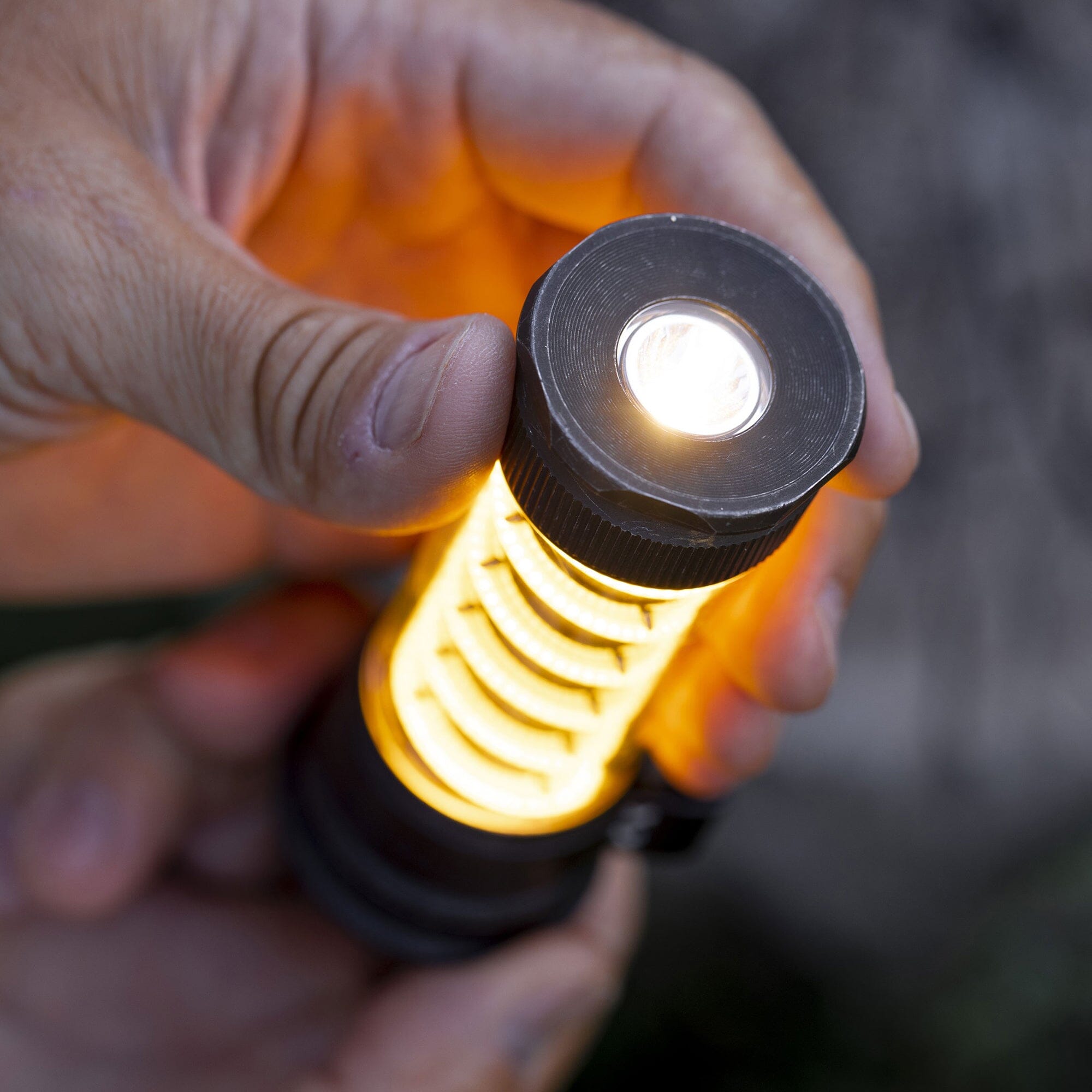 Edison Light Stick – Mehrzweck-Laterne und Taschenlampe mit USB-C-Aufladung und 7 Leuchtmodi