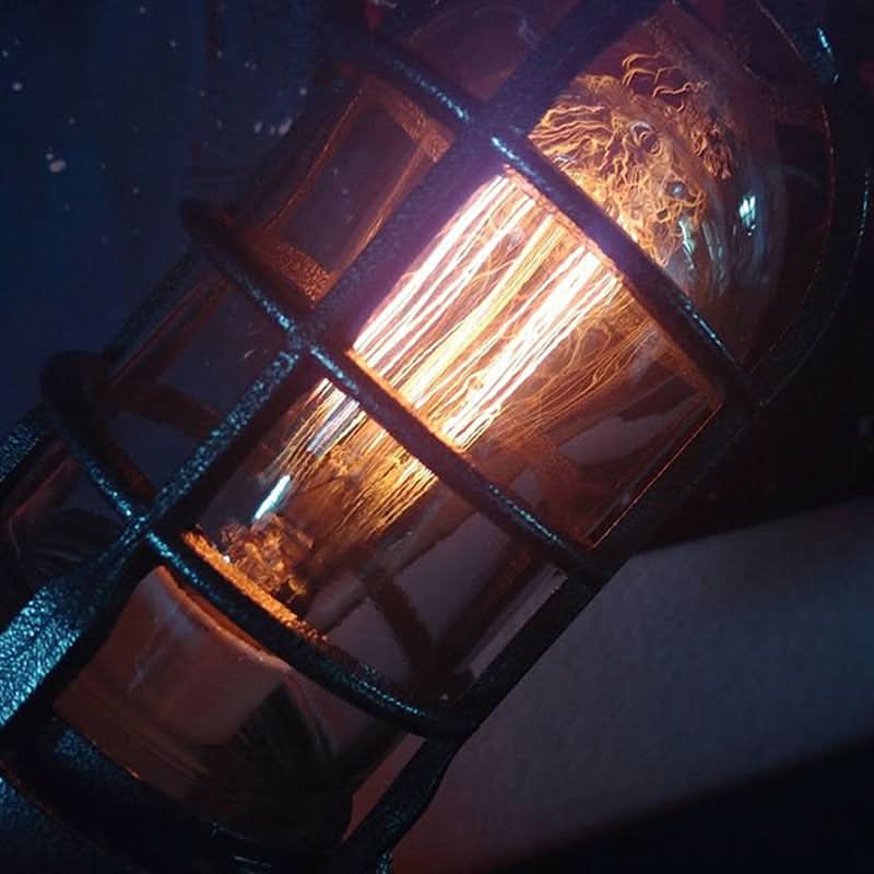 corlado | Steampunk-Rakete Tischlampe mit Flammenlicht