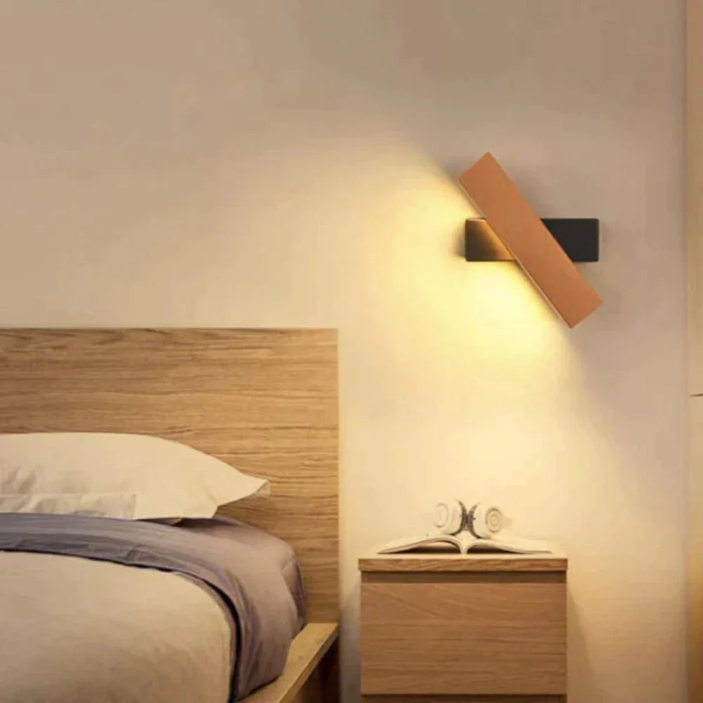 Moderne LED-Wandlampe mit drehbarem Holzdesign – Energiesparend und verstellbar